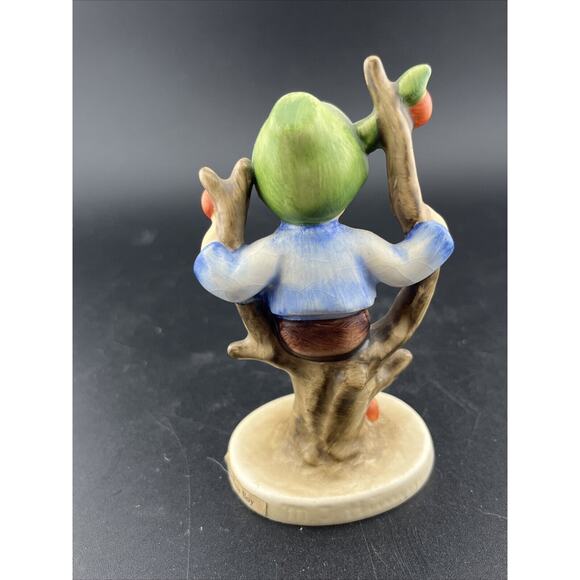 GOEBEL HUMMEL FIGURINE TMK5 #142 4 inch Apple Tree Boy - Picture 4 of 10